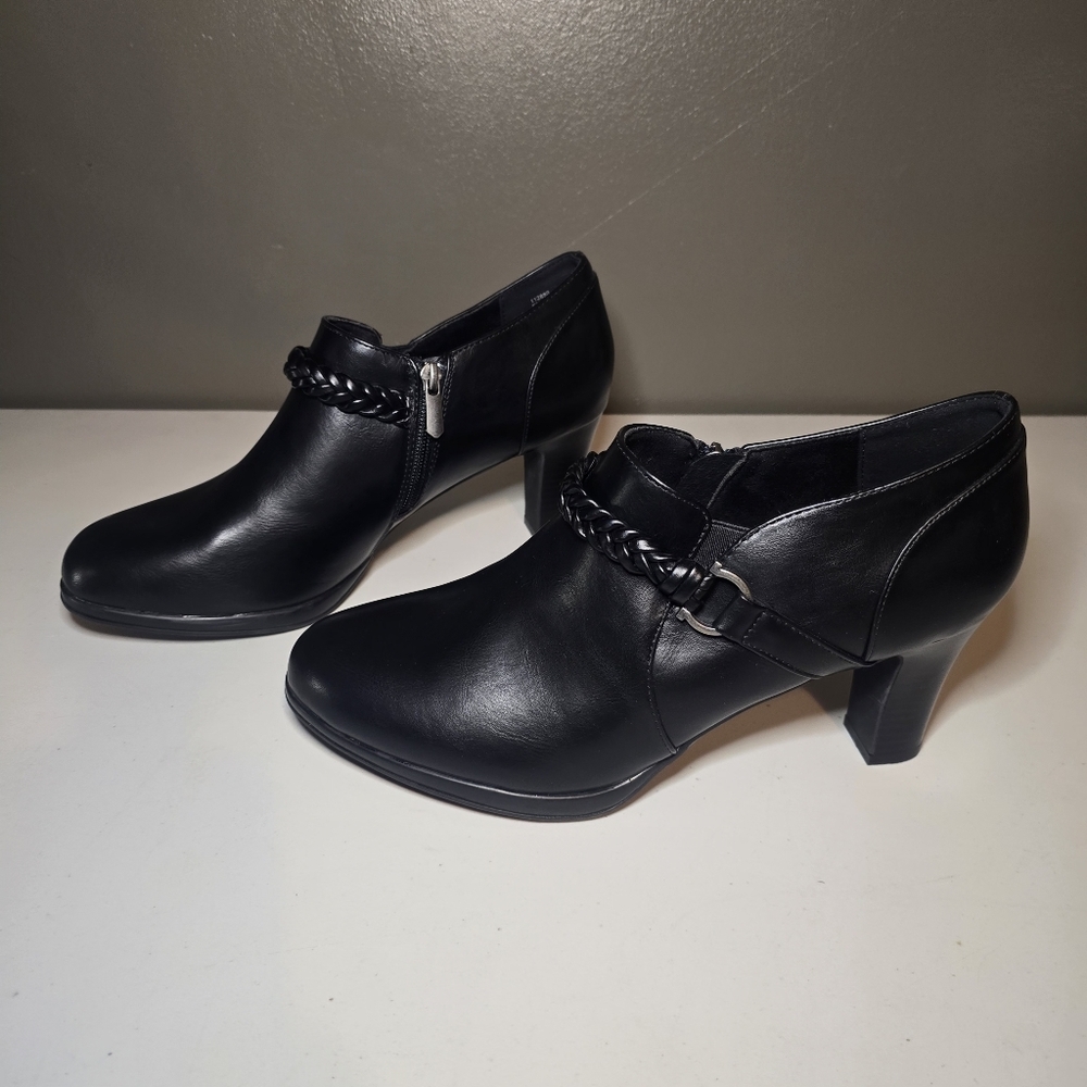 Lauren Blakwell Elyssa Black Heeled Zipper Booties Boots Size 11 112880